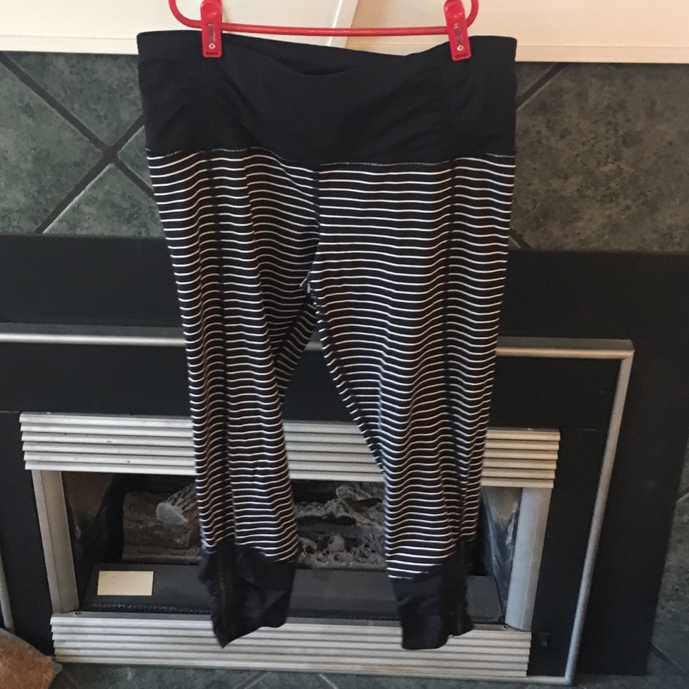 Black and white striped lululemon tights